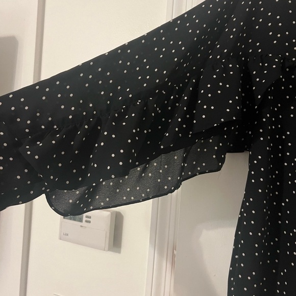 Max Studio Black Polka Dot Women's Top size M (i130) - Picture 2 of 12